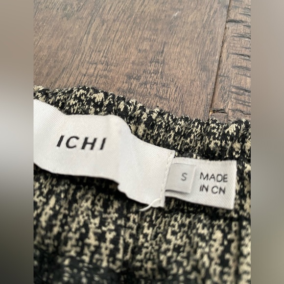 Vintage-inspired pants! - Picture 3 of 5